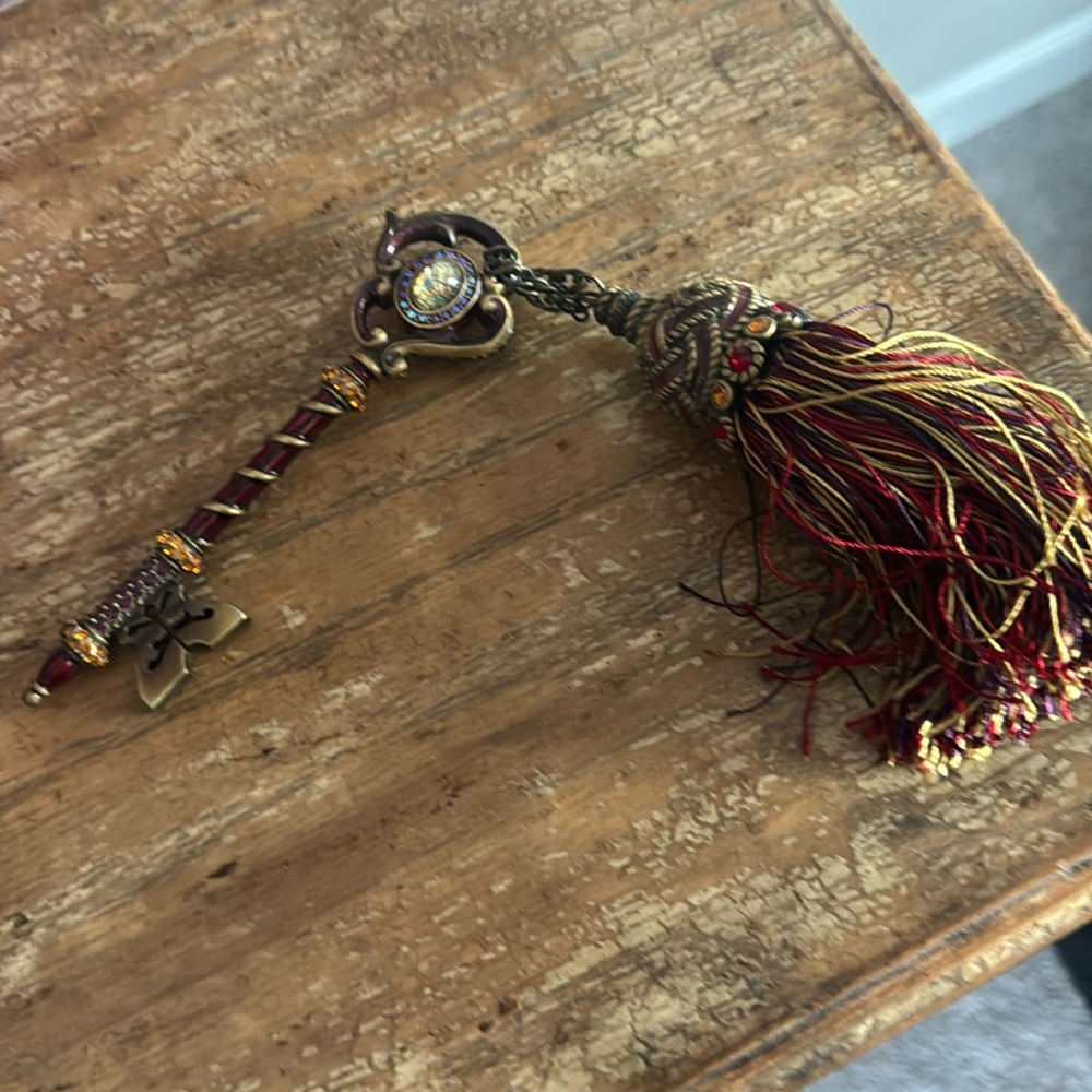 Jay Strongwater Key With Tassle